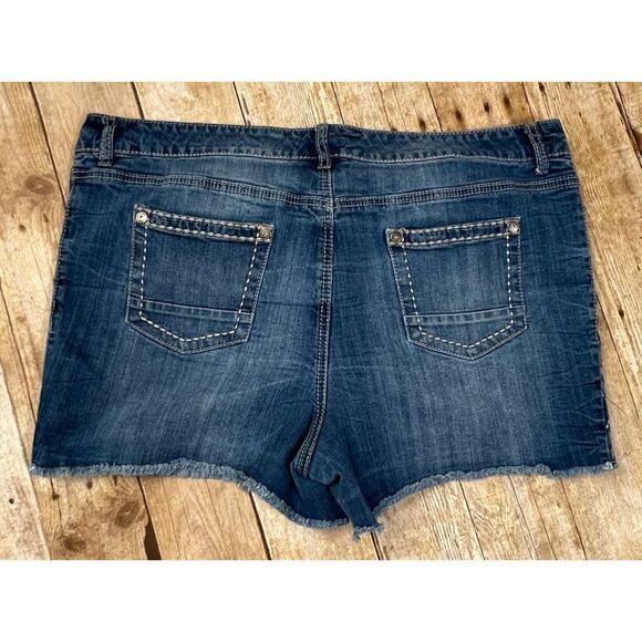 MAURICES CUT OFF EMBROIDERED DENIM FESTIVAL WESTERN CONCERT CLASSIC DENIM SHORTS - Picture 3 of 4